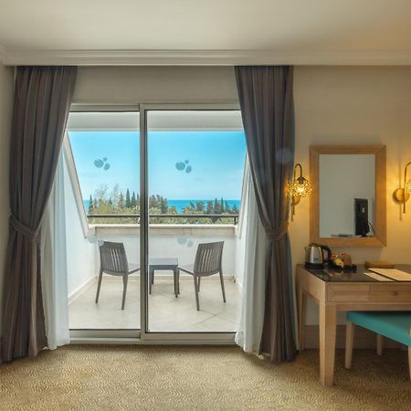 คริสตัล เดอ ลักซ์ รีสอร์ต สปา Hotel เกเมร์ ภายนอก รูปภาพ