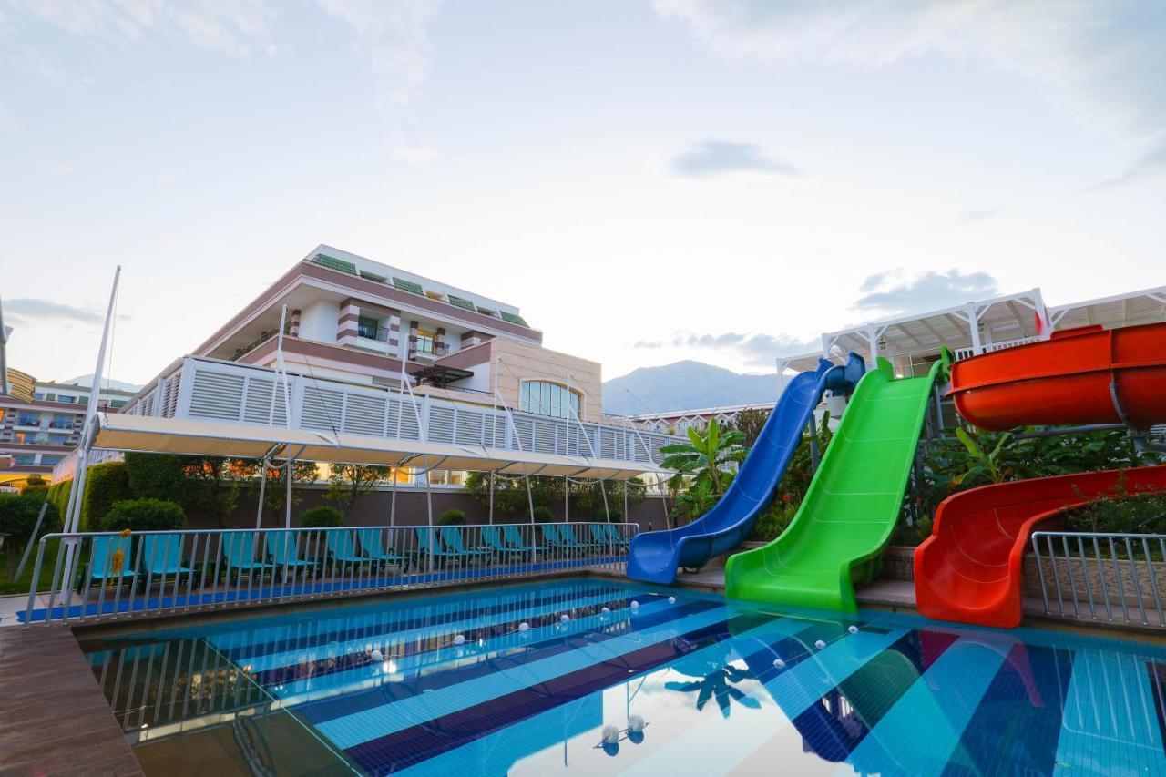 คริสตัล เดอ ลักซ์ รีสอร์ต สปา Hotel เกเมร์ ภายนอก รูปภาพ