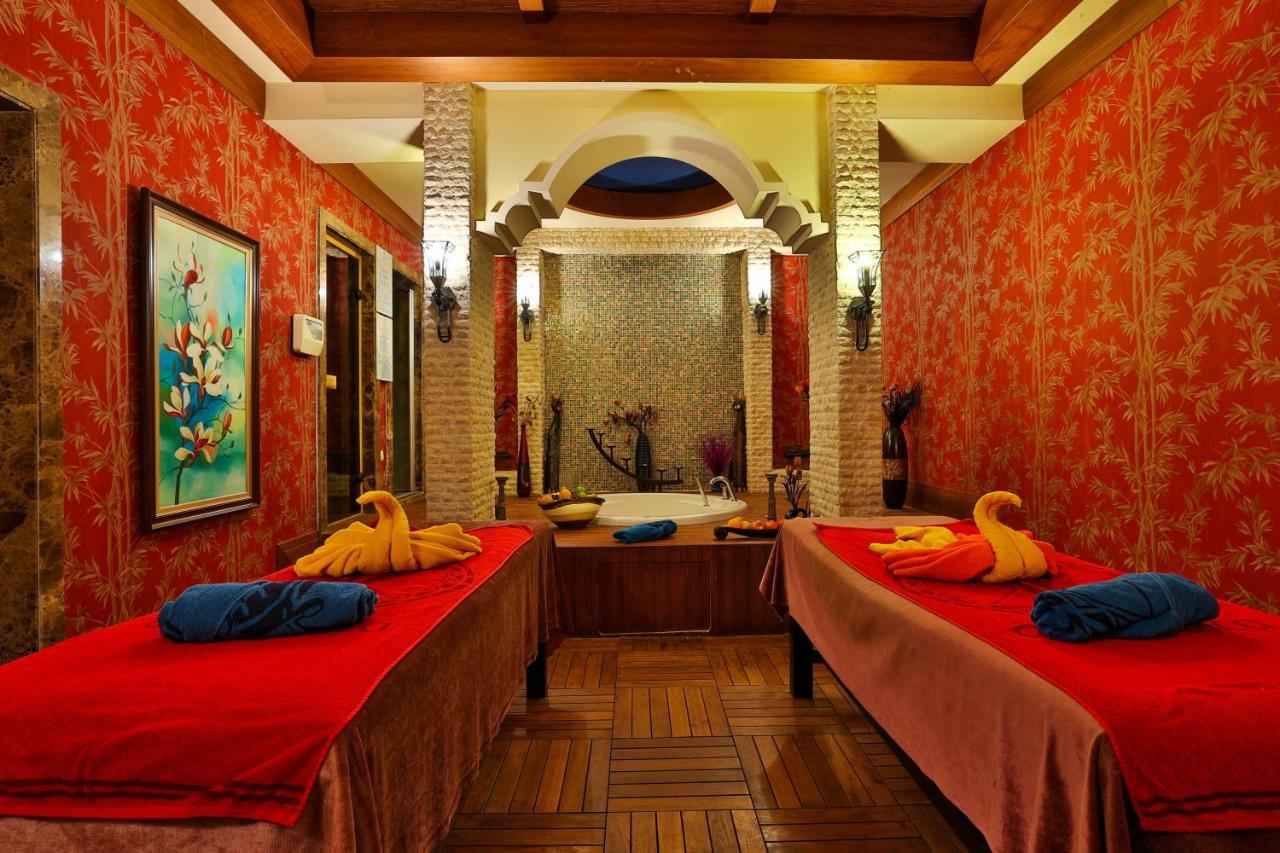 คริสตัล เดอ ลักซ์ รีสอร์ต สปา Hotel เกเมร์ ภายนอก รูปภาพ