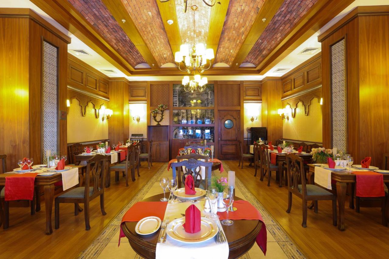 คริสตัล เดอ ลักซ์ รีสอร์ต สปา Hotel เกเมร์ ภายนอก รูปภาพ