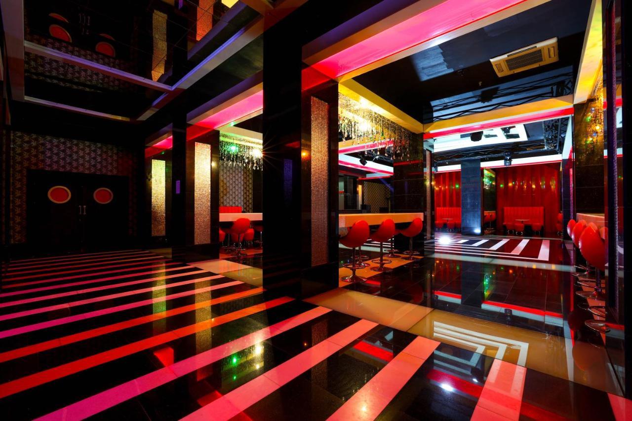 คริสตัล เดอ ลักซ์ รีสอร์ต สปา Hotel เกเมร์ ภายนอก รูปภาพ