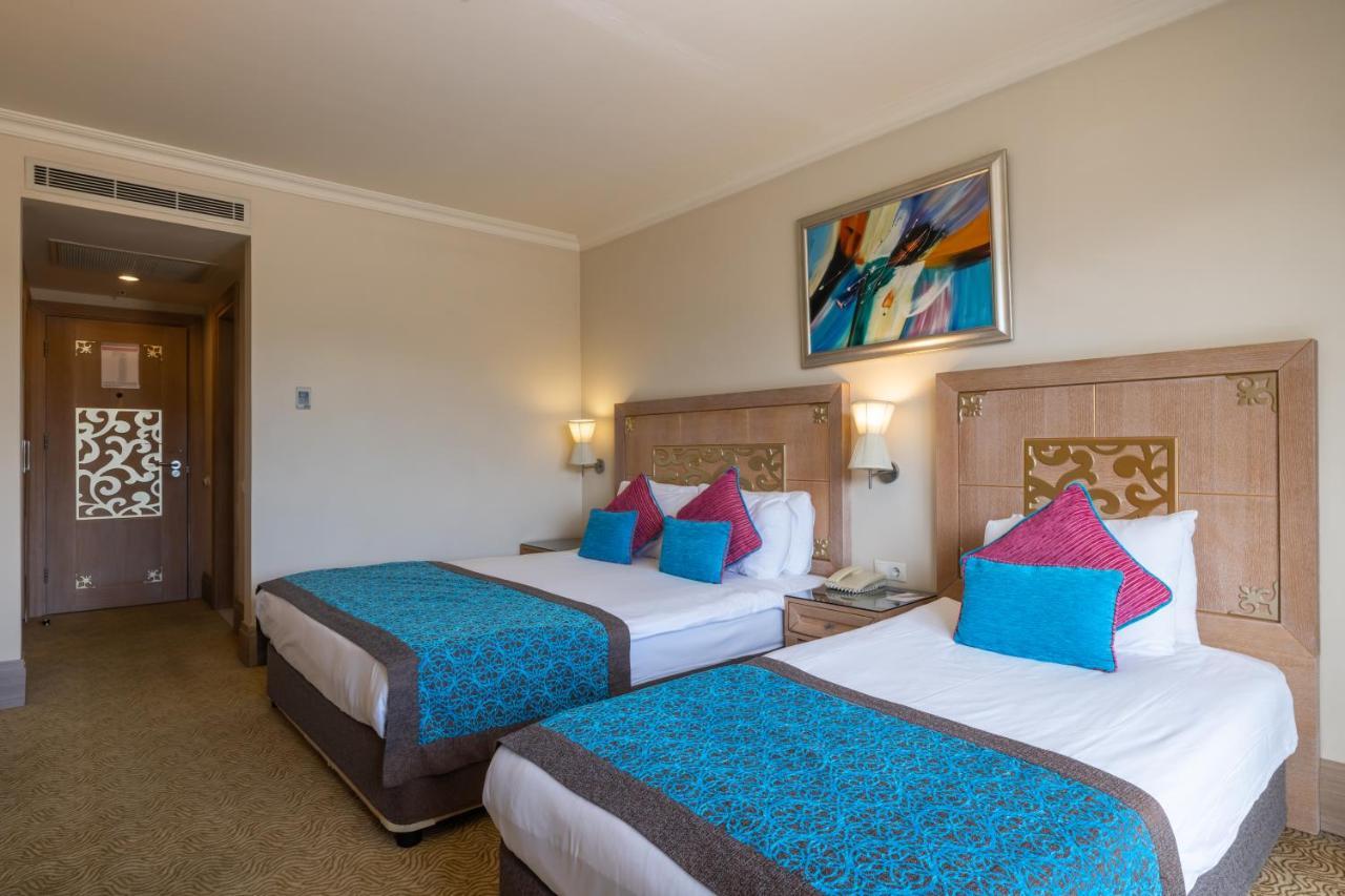 คริสตัล เดอ ลักซ์ รีสอร์ต สปา Hotel เกเมร์ ภายนอก รูปภาพ